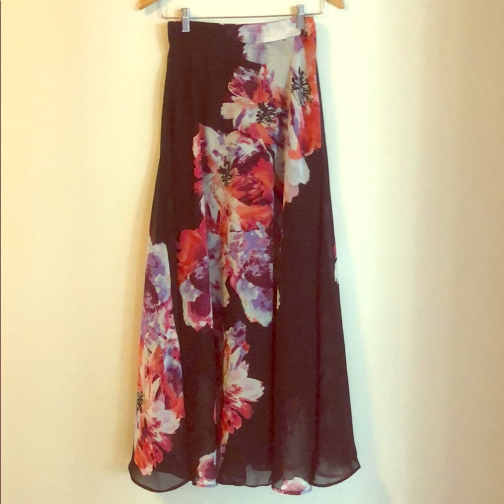 Long skirt.
